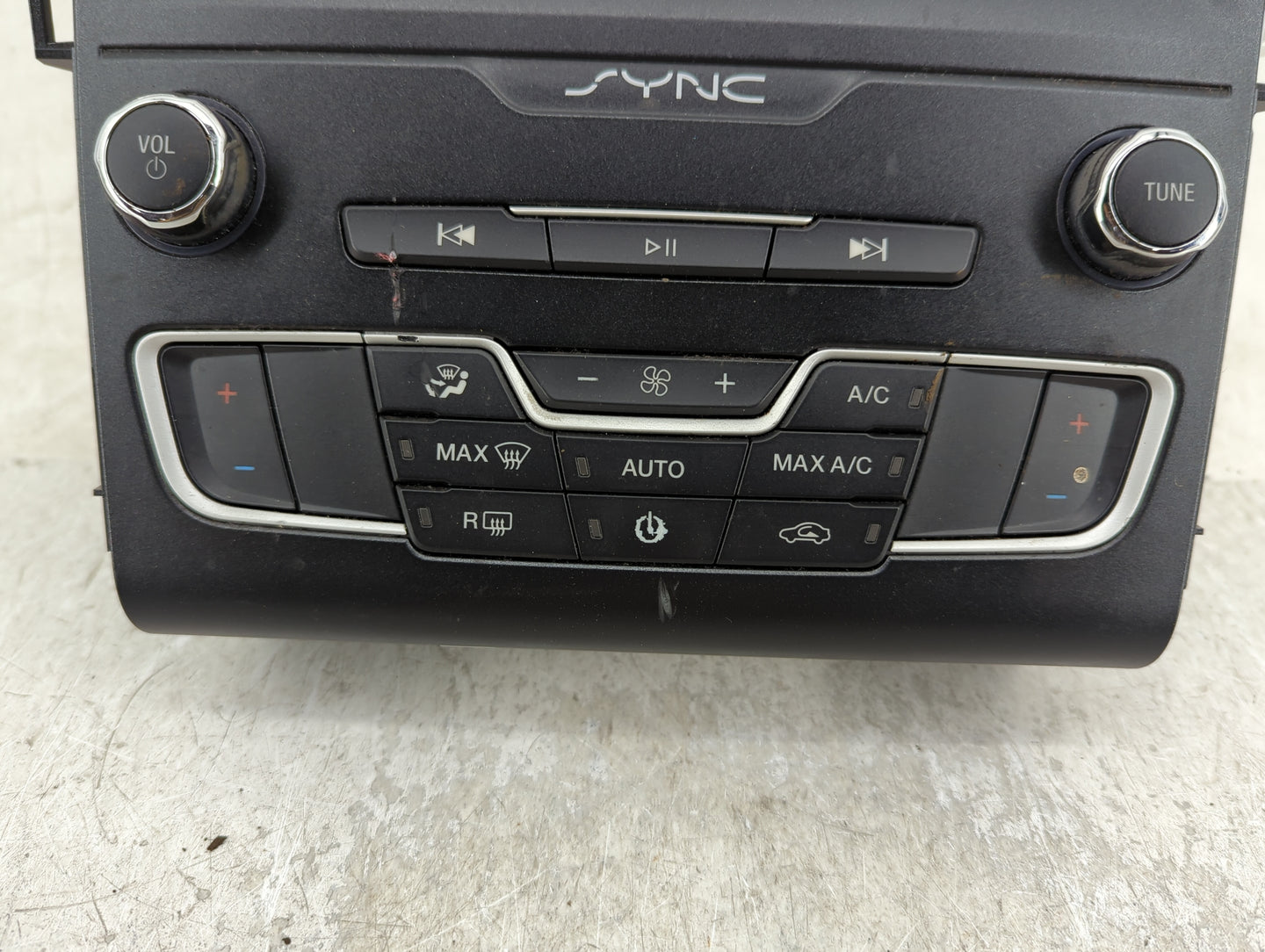 2019-2020 Ford Fusion Radio Control Panel - Oemusedautoparts1.com