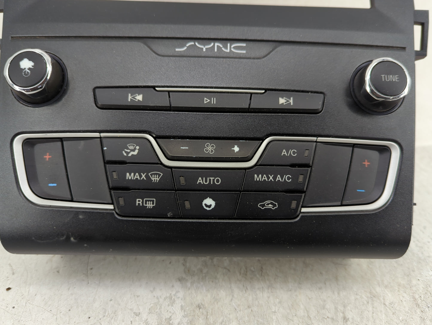 2019-2020 Ford Fusion Radio AM FM Cd Player Receiver Replacement P/N:KS7T-18E245-CGE Fits Fits 2019 2020 OEM Used Auto Parts