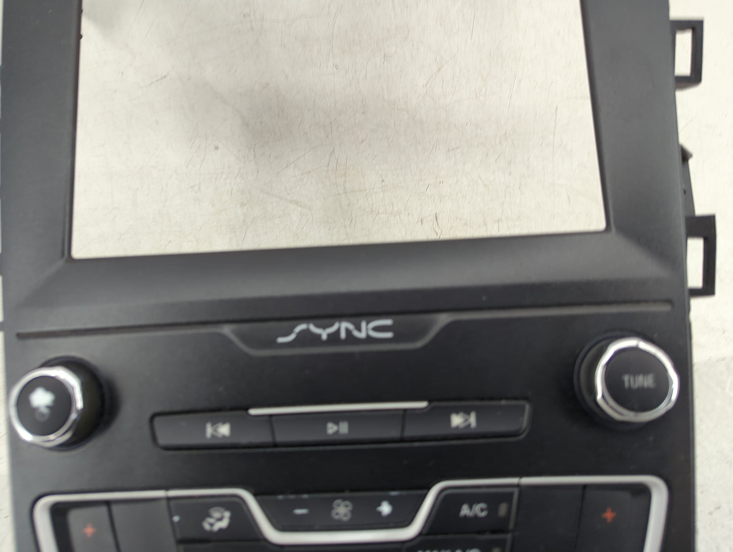 2019-2020 Ford Fusion Radio AM FM Cd Player Receiver Replacement P/N:KS7T-18E245-CGE Fits Fits 2019 2020 OEM Used Auto Parts