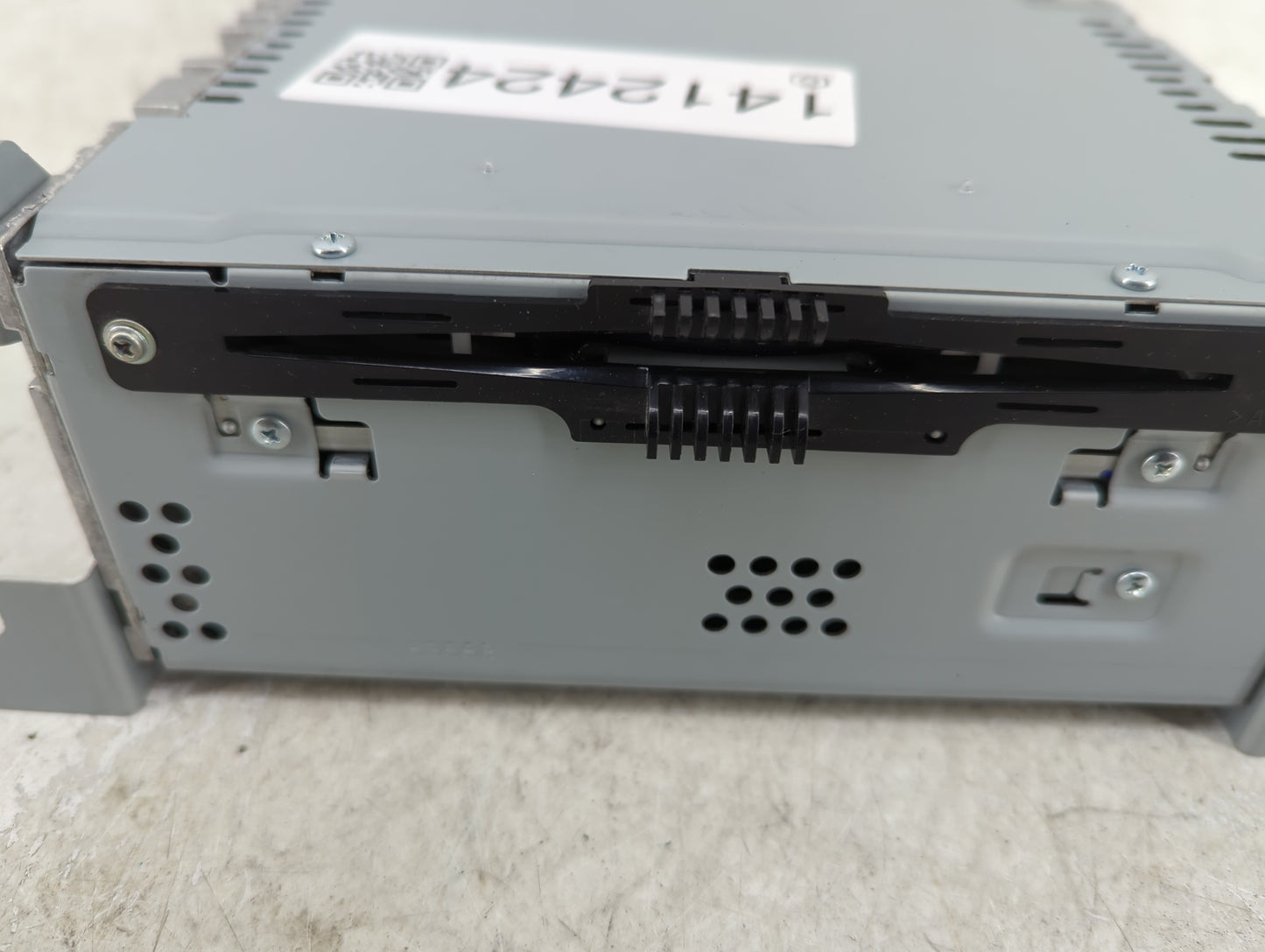 2019-2020 Ford Fusion Radio AM FM Cd Player Receiver Replacement P/N:KS7T-19C107-XB Fits Fits 2019 2020 OEM Used Auto Parts 