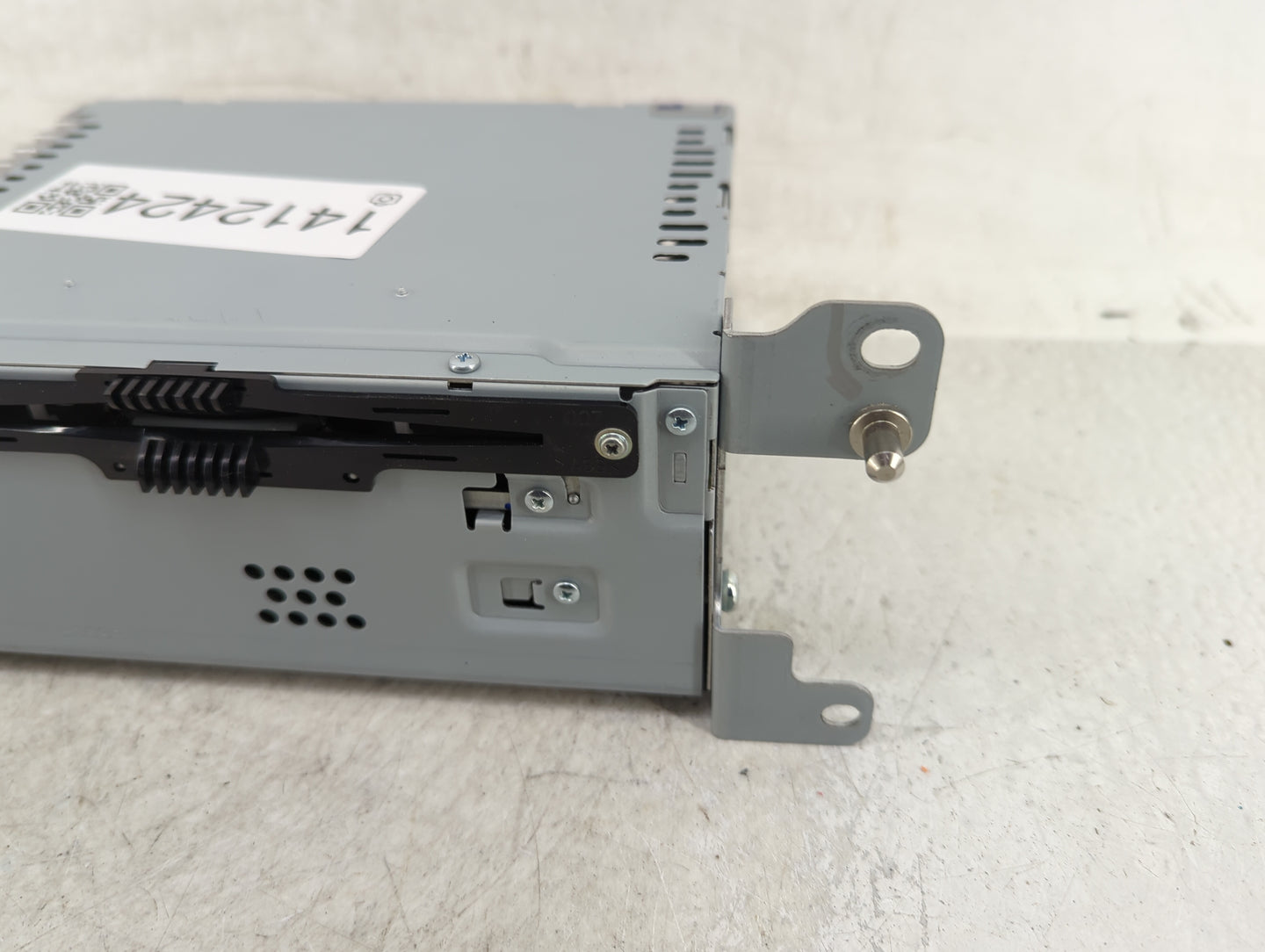 2019-2020 Ford Fusion Radio AM FM Cd Player Receiver Replacement P/N:KS7T-19C107-XB Fits Fits 2019 2020 OEM Used Auto Parts 
