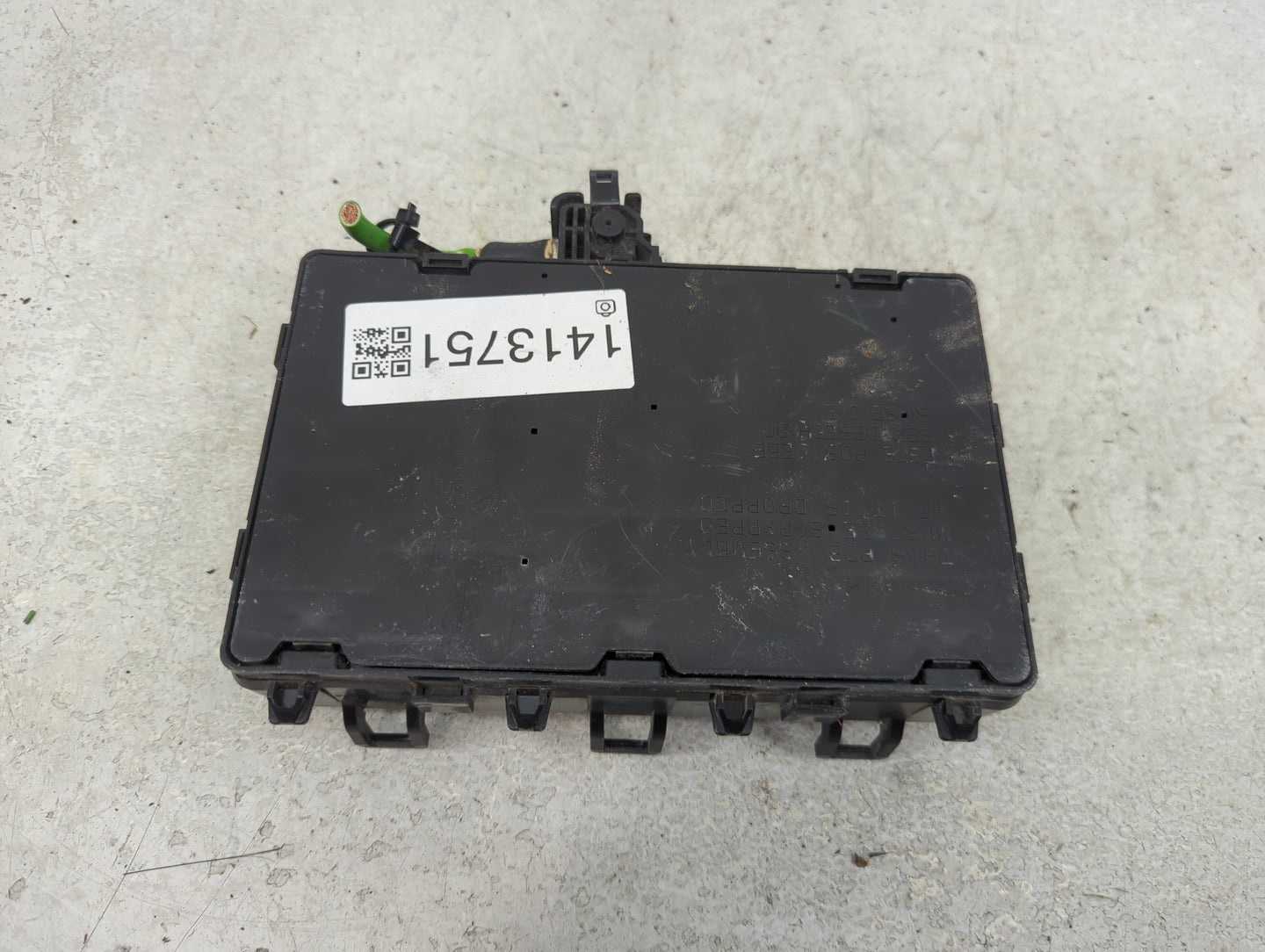 2017-2020 Ford Fusion Fusebox Fuse Box Panel Relay Module P/N:HG9T14D068BC Fits Fits 2017 2018 2019 2020 OEM Used Auto Parts
