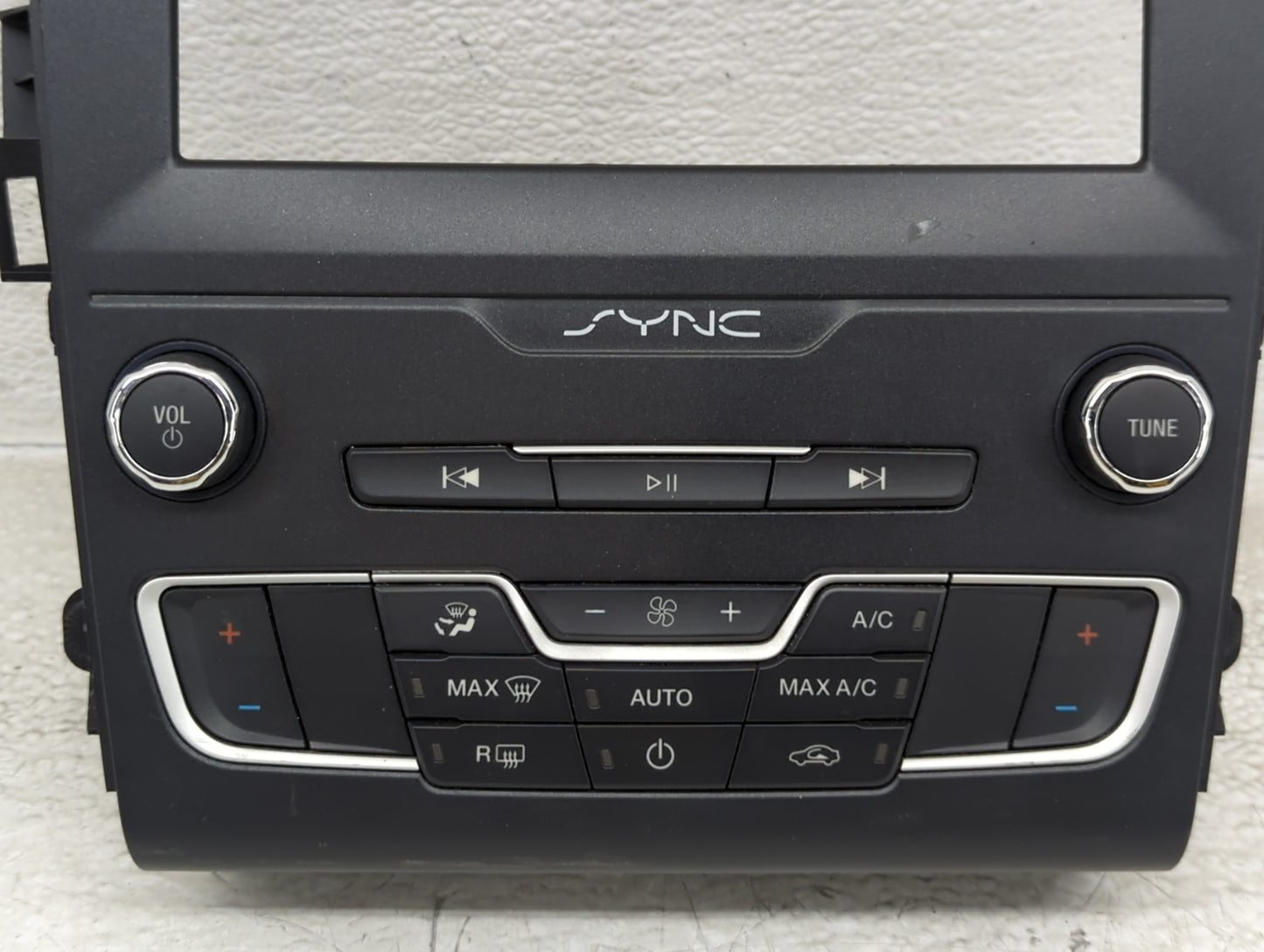 2019-2020 Ford Fusion Radio AM FM Cd Player Receiver Replacement P/N:KS7T-18E245-CGF Fits Fits 2019 2020 OEM Used Auto Parts