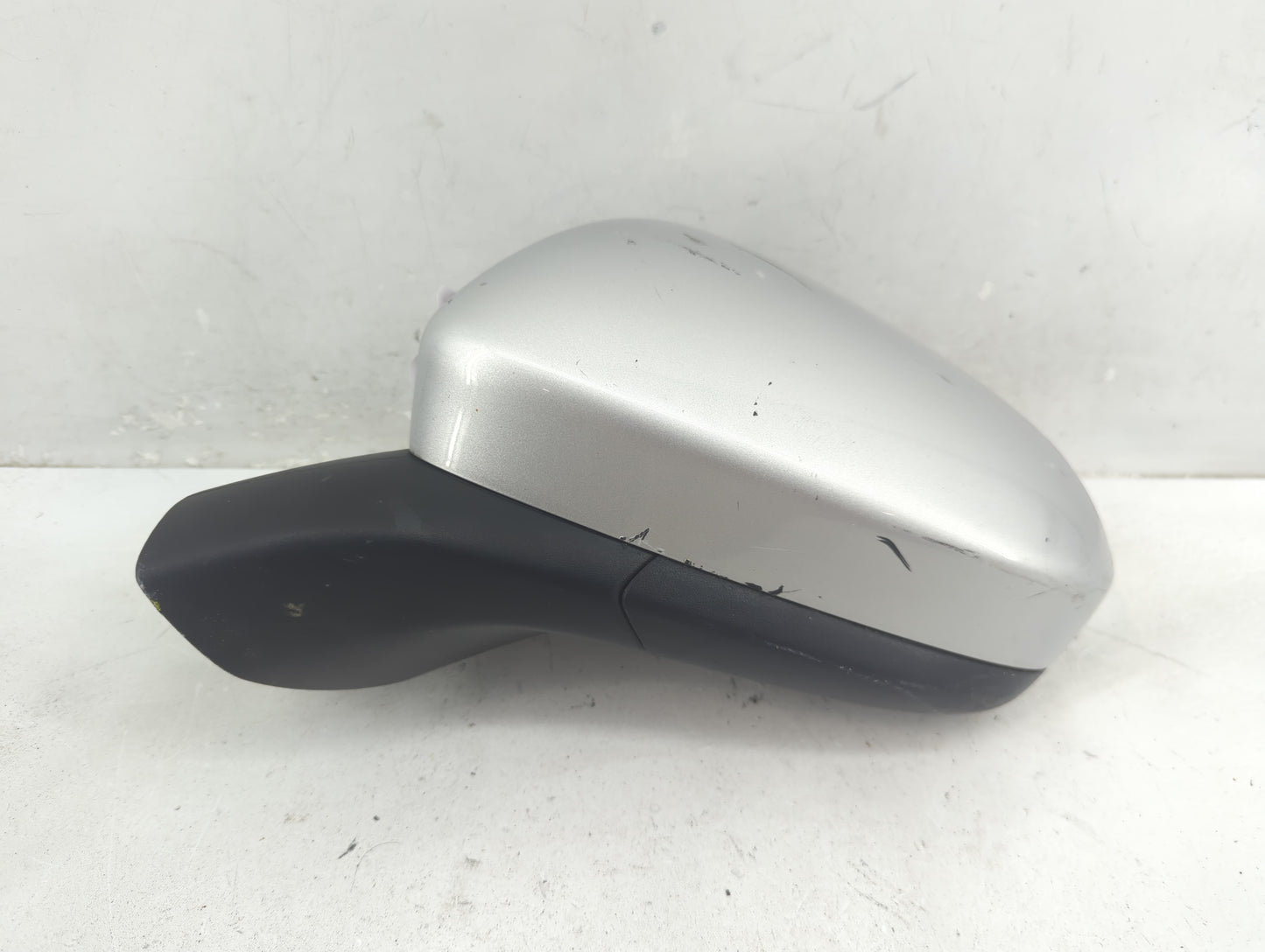 2019-2020 Ford Fusion Driver Side View Mirror - Left Door Mirror OEM Used - Oemusedautoparts1.com