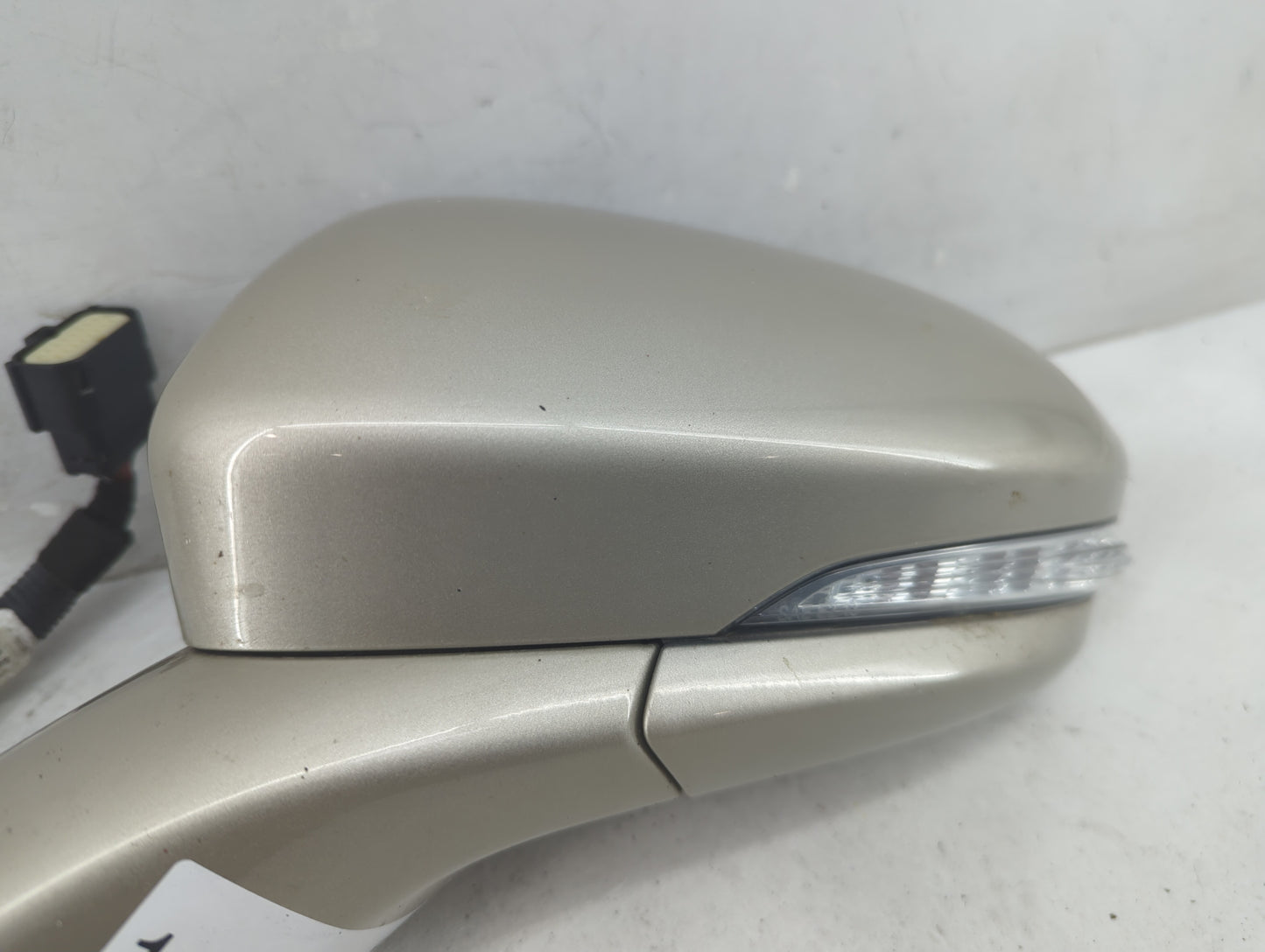 2019-2020 Ford Fusion Driver Side View Mirror - Left Door Mirror OEM Used - Oemusedautoparts1.com