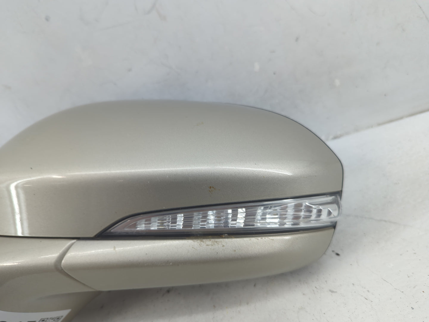 2019-2020 Ford Fusion Driver Side View Mirror - Left Door Mirror OEM Used - Oemusedautoparts1.com