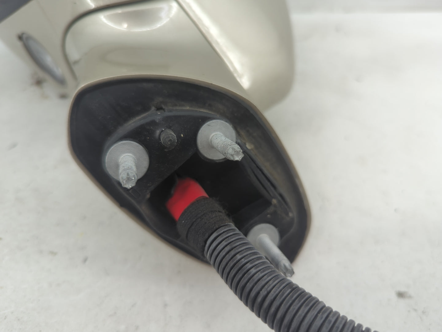 2019-2020 Ford Fusion Driver Side View Mirror - Left Door Mirror OEM Used - Oemusedautoparts1.com