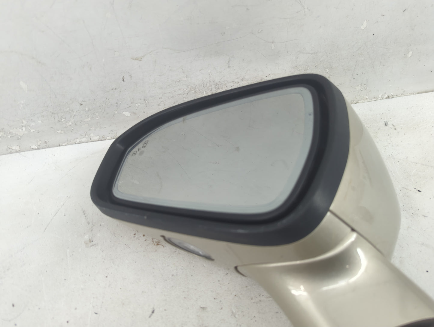 2019-2020 Ford Fusion Driver Side View Mirror - Left Door Mirror OEM Used - Oemusedautoparts1.com