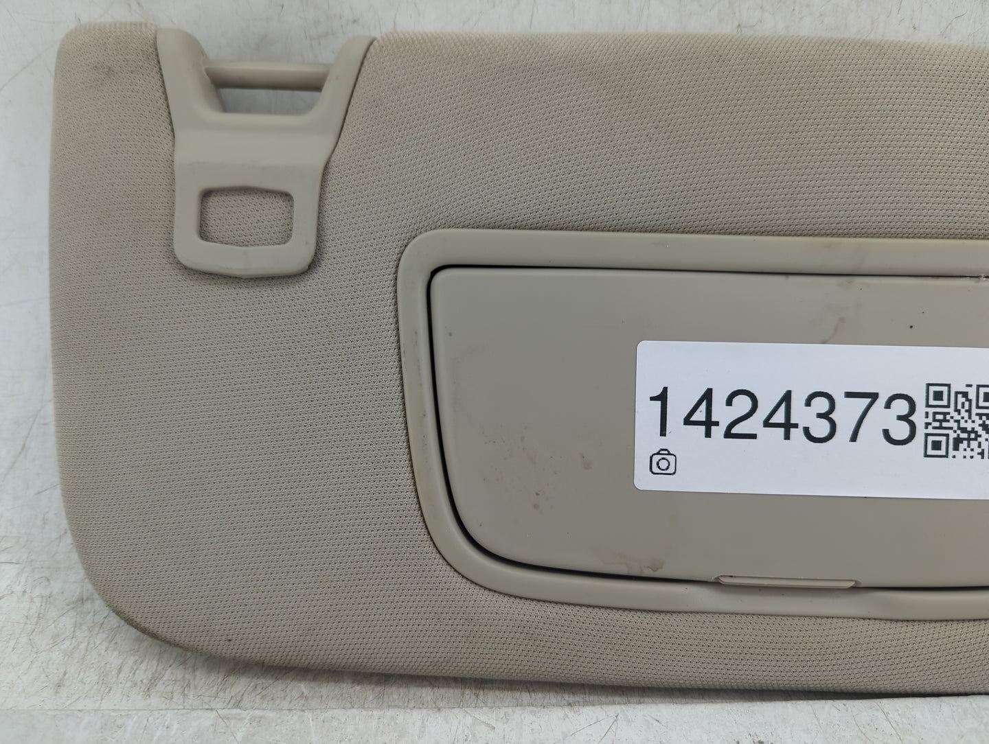 2017-2020 Ford Fusion Sun Visor Shade Replacement Passenger Right Mirror Fits Fits 2017 2018 2019 2020 OEM Used Auto Parts -