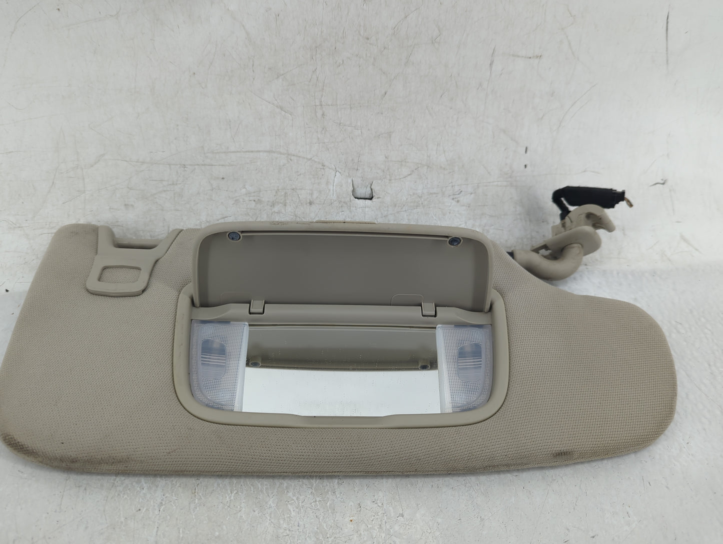 2017-2020 Ford Fusion Sun Visor Shade Replacement Passenger Right Mirror Fits Fits 2017 2018 2019 2020 OEM Used Auto Parts -