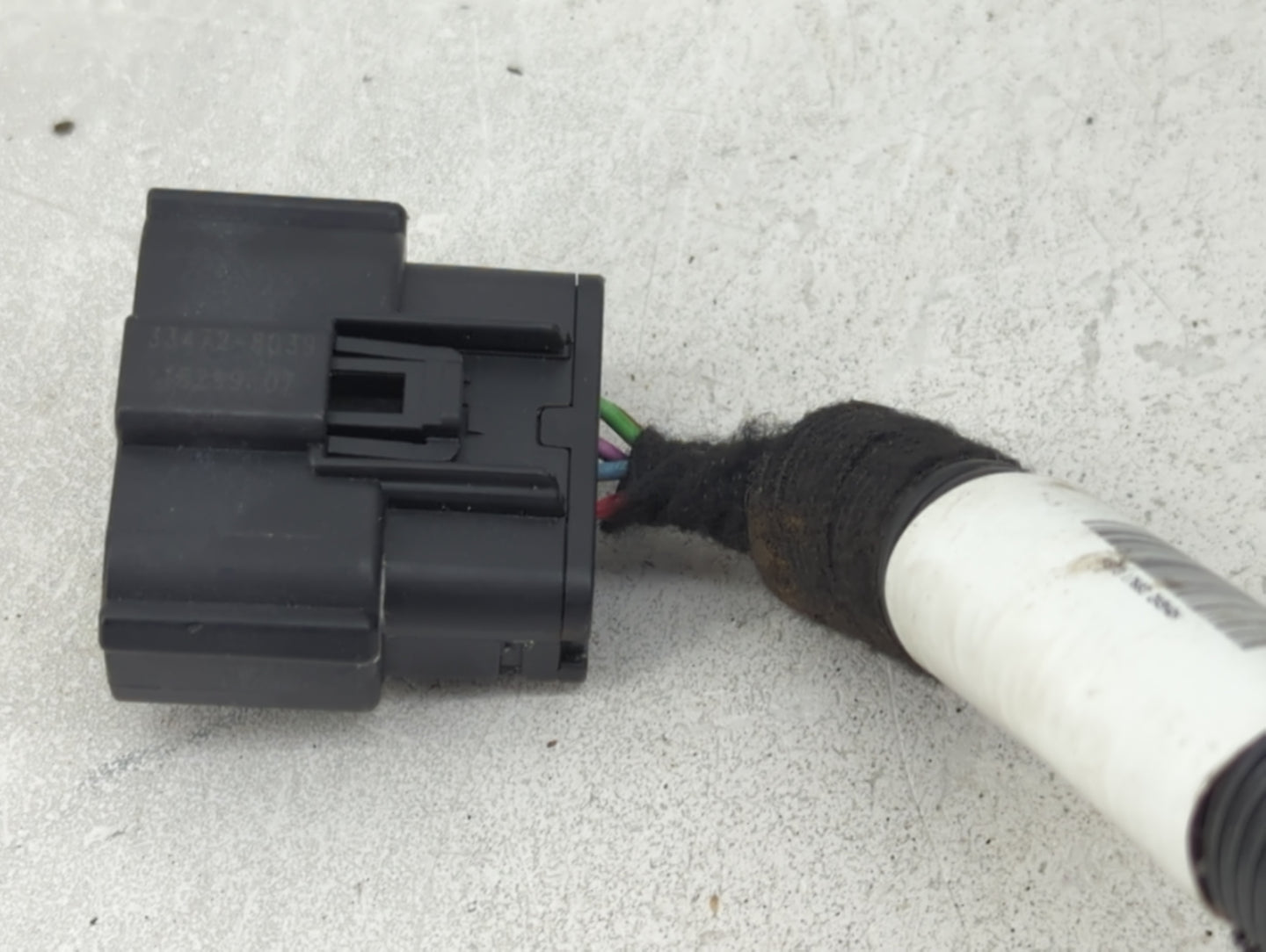 2019-2020 Ford Fusion Driver Side View Mirror - Left Door Mirror OEM Used - Oemusedautoparts1.com