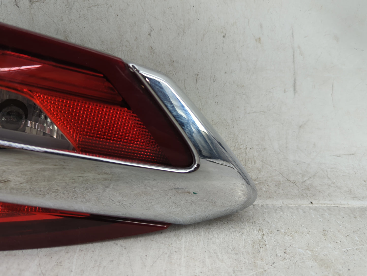 2019-2020 Ford Fusion Tail Light Assembly Passenger Right OEM P/N:KS73-13A602-BD Fits Fits 2019 2020 OEM Used Auto Parts - O