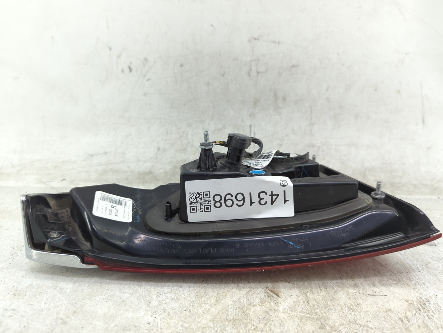 2019-2020 Ford Fusion Tail Light Assembly Passenger Right OEM P/N:KS73-13A602-BD Fits Fits 2019 2020 OEM Used Auto Parts - O