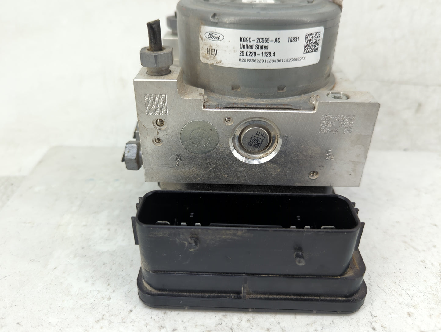 2019-2020 Ford Fusion ABS Pump Control Module Replacement P/N:KG9C-2C555-AC Fits Fits 2019 2020 OEM Used Auto Parts - Oemuse