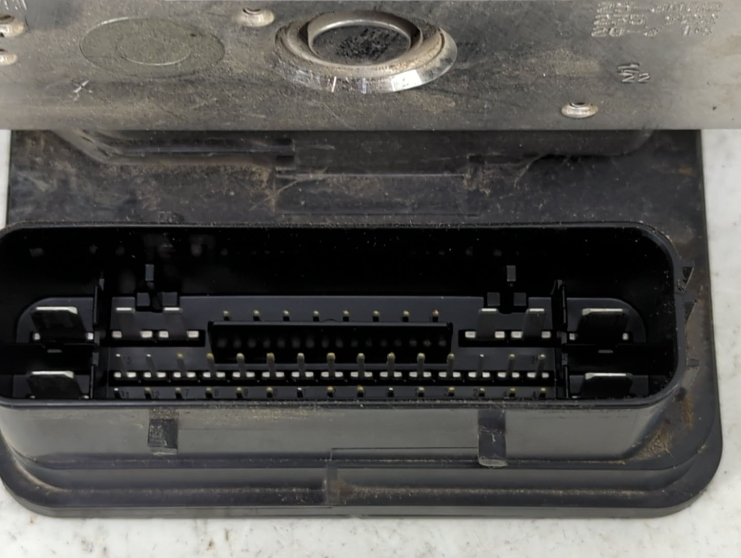 2019-2020 Ford Fusion ABS Pump Control Module Replacement P/N:KG9C-2C555-AC Fits Fits 2019 2020 OEM Used Auto Parts - Oemuse