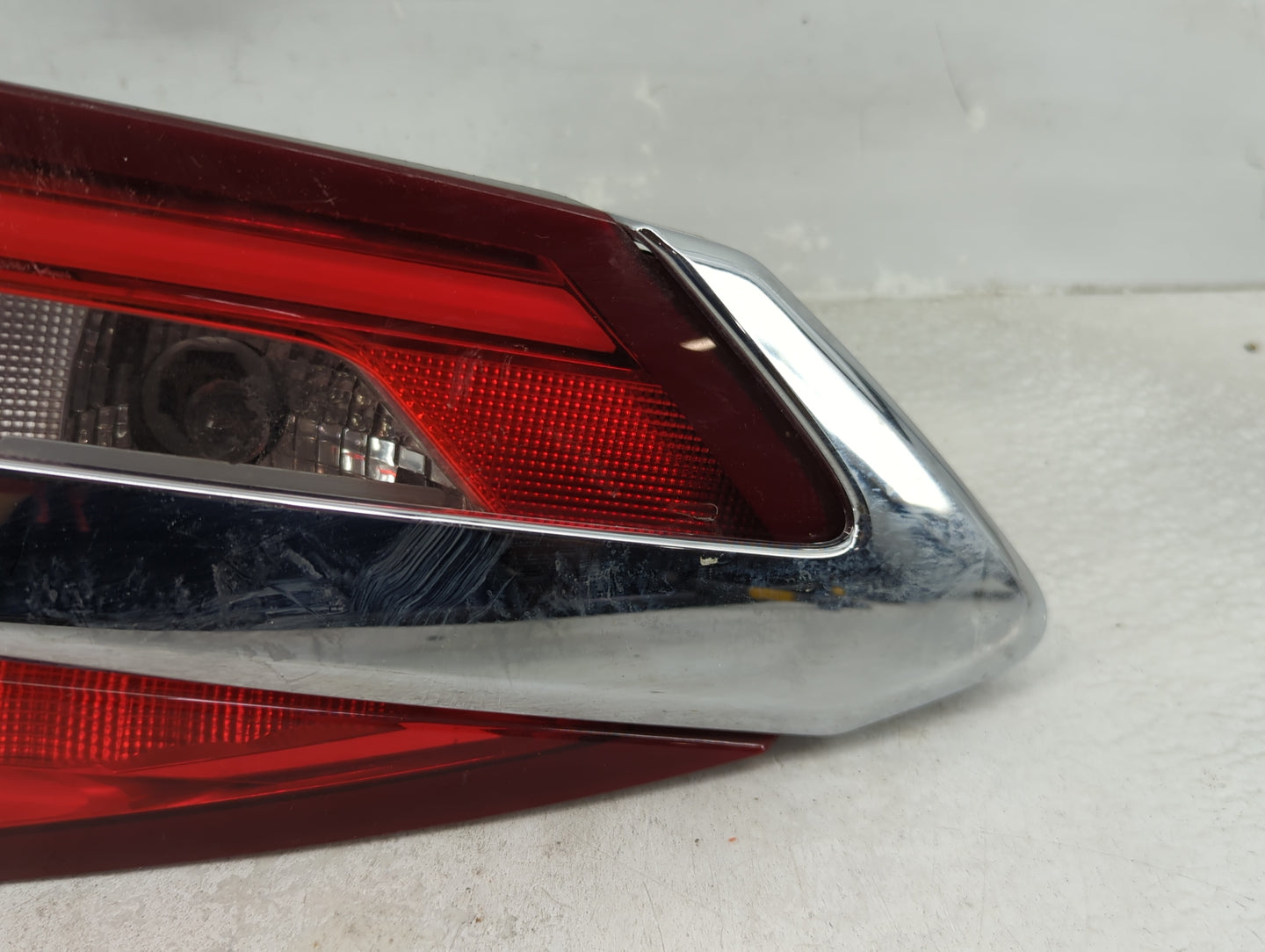 2017-2020 Ford Fusion Tail Light Assembly Passenger Right OEM P/N:KS73-13A602-A Fits Fits 2017 2018 2019 2020 OEM Used Auto 