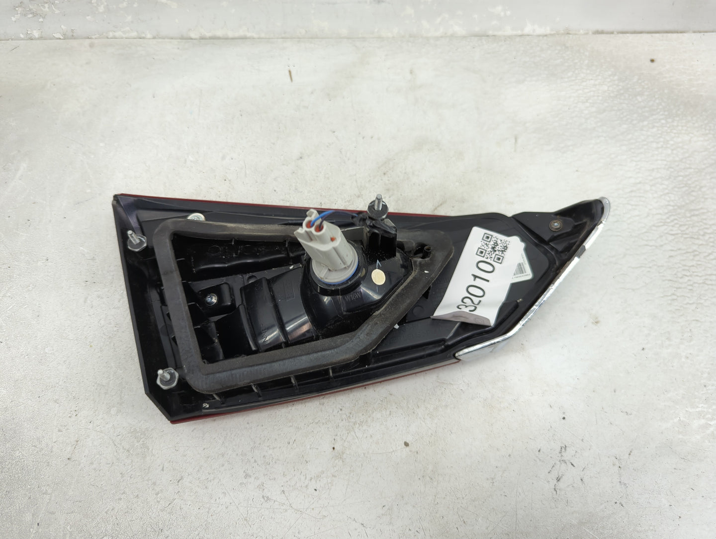 2017-2020 Ford Fusion Tail Light Assembly Passenger Right OEM P/N:KS73-13A602-A Fits Fits 2017 2018 2019 2020 OEM Used Auto 