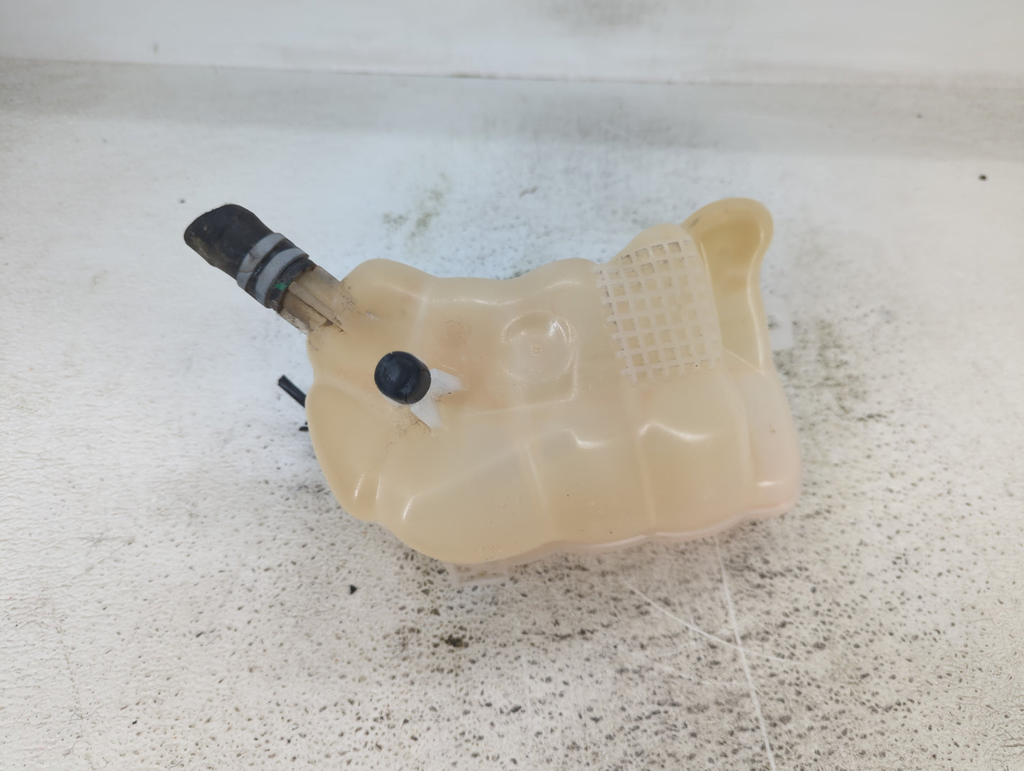 2013-2020 Ford Fusion Radiator Coolant Overflow Expansion Tank Bottle 1432393 - Oemusedautoparts1.com