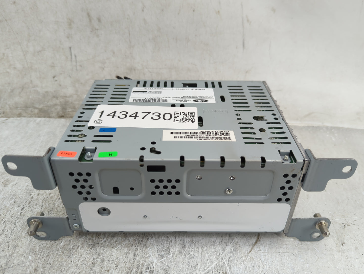 2019-2020 Ford Fusion Radio AM FM Cd Player Receiver Replacement P/N:KS7T-18D818-YB Fits Fits 2019 2020 OEM Used Auto Parts 