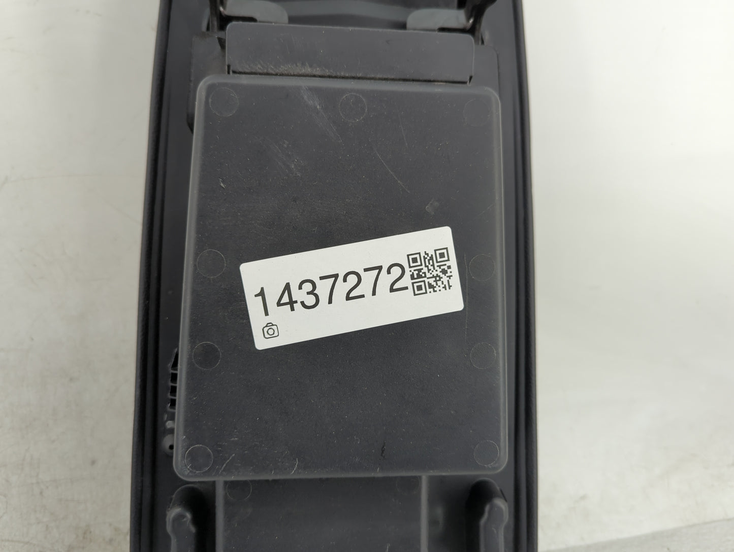 2019 Ford Fusion Center Console Armrest Cover Lid P/N:HS73-F04604 Fits OEM Used Auto Parts - Oemusedautoparts1.com