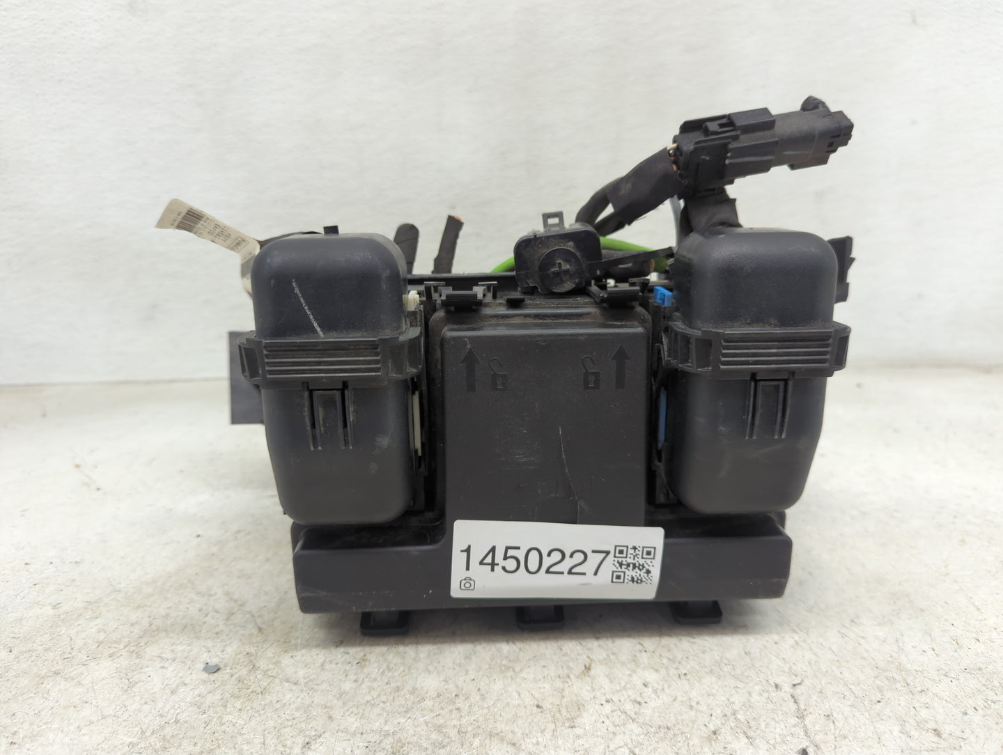 2017-2020 Ford Fusion Fusebox Fuse Box Panel Relay Module P/N:KS7T-12A581-AEE KS7T-12A581-A Fits Fits 2017 2018 2019 2020 OE