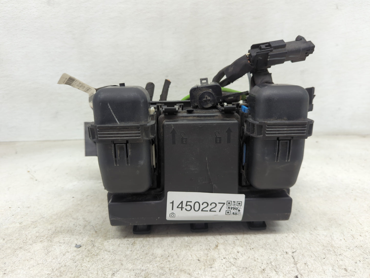 2017-2020 Ford Fusion Fusebox Fuse Box Panel Relay Module P/N:KS7T-12A581-AEE KS7T-12A581-A Fits Fits 2017 2018 2019 2020 OE