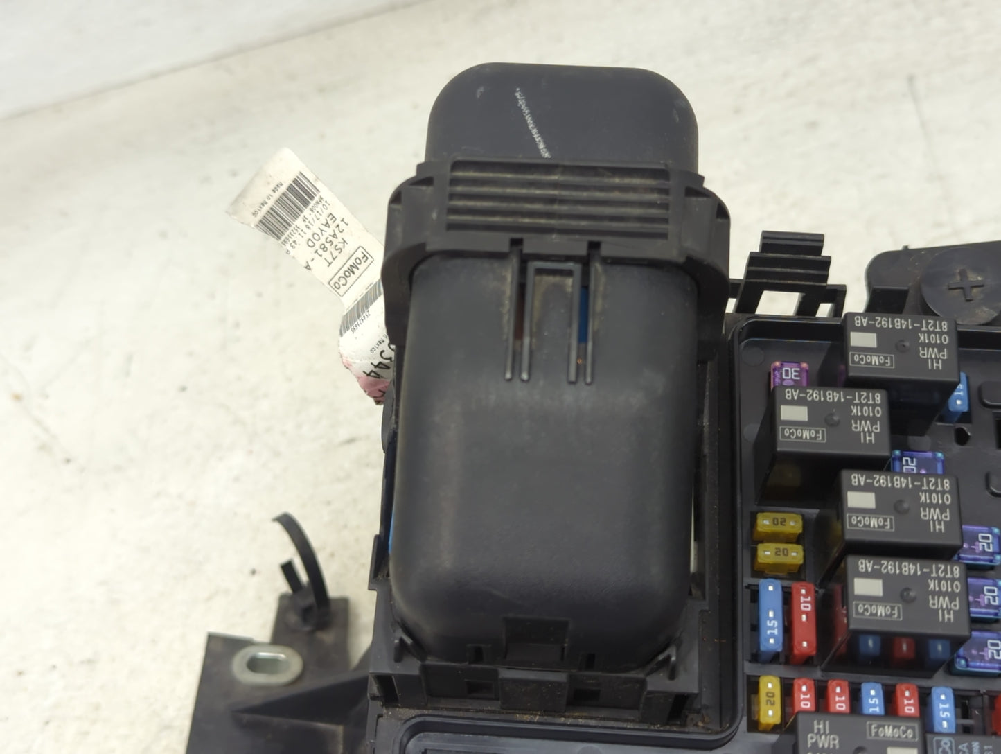 2017-2020 Ford Fusion Fusebox Fuse Box Panel Relay Module P/N:KS7T-12A581-AEE KS7T-12A581-A Fits Fits 2017 2018 2019 2020 OE