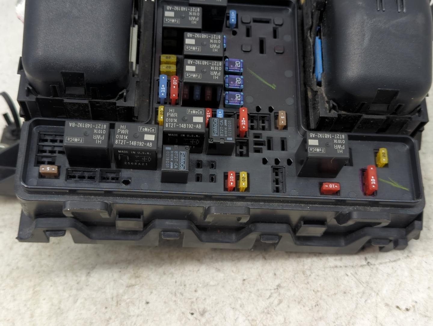 2017-2020 Ford Fusion Fusebox Fuse Box Panel Relay Module P/N:KS7T-12A581-AEE KS7T-12A581-A Fits Fits 2017 2018 2019 2020 OE