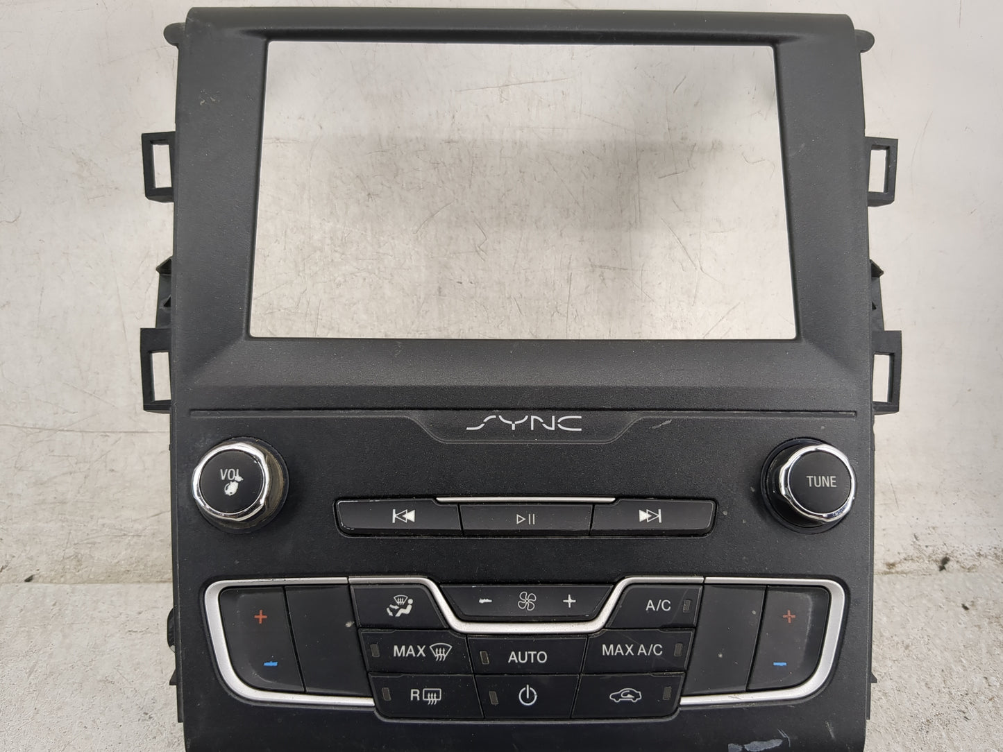 2017-2020 Ford Fusion Radio Control Panel - Oemusedautoparts1.com