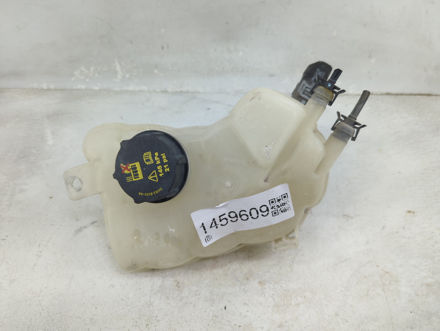 2017-2020 Ford Fusion Radiator Coolant Overflow Expansion Tank Bottle 1459609 - Oemusedautoparts1.com