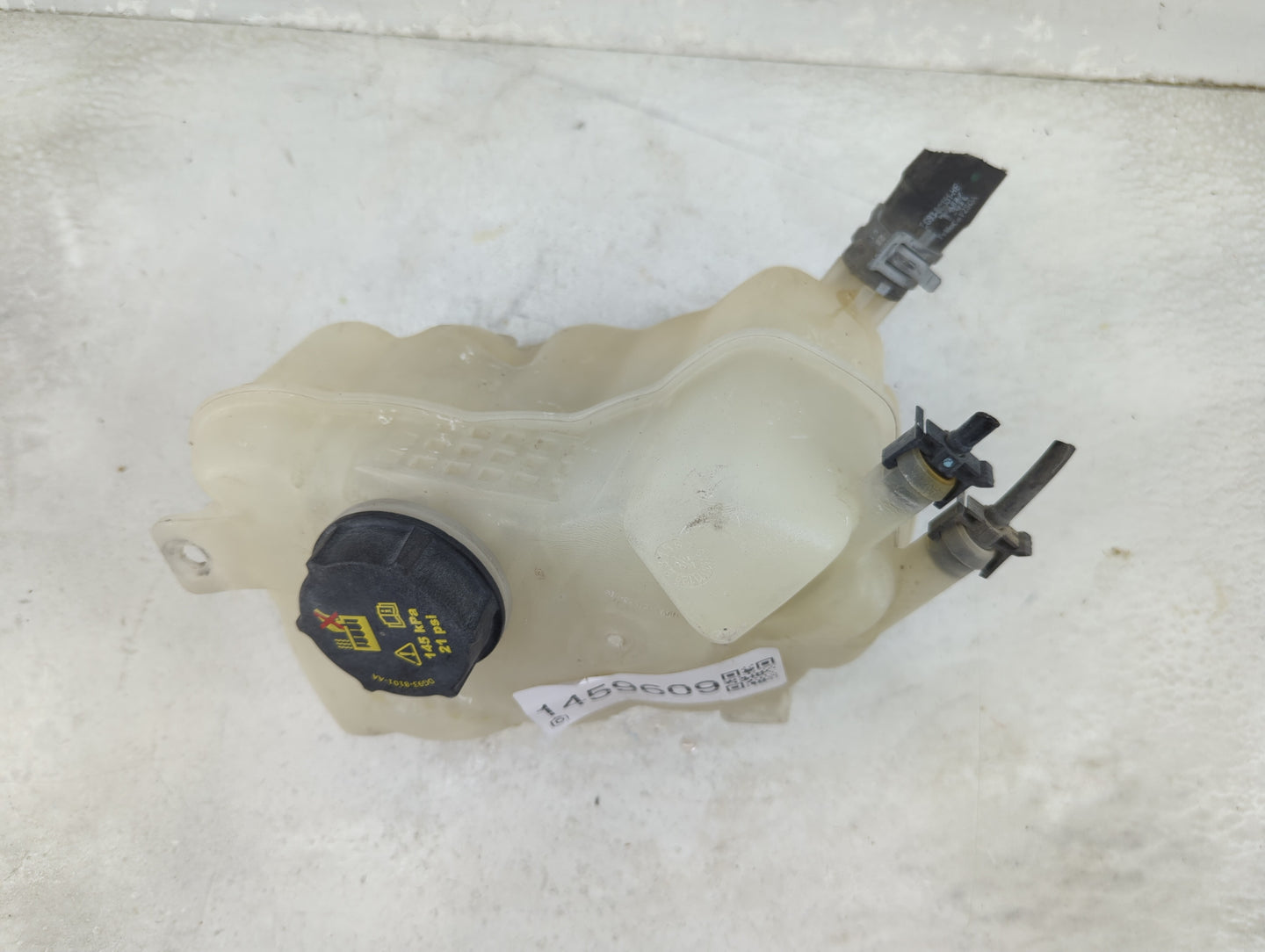 2017-2020 Ford Fusion Radiator Coolant Overflow Expansion Tank Bottle 1459609 - Oemusedautoparts1.com