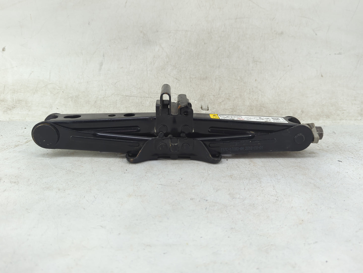 2019 Ford Fusion Spare Scissor Car Jack Black - Oemusedautoparts1.com