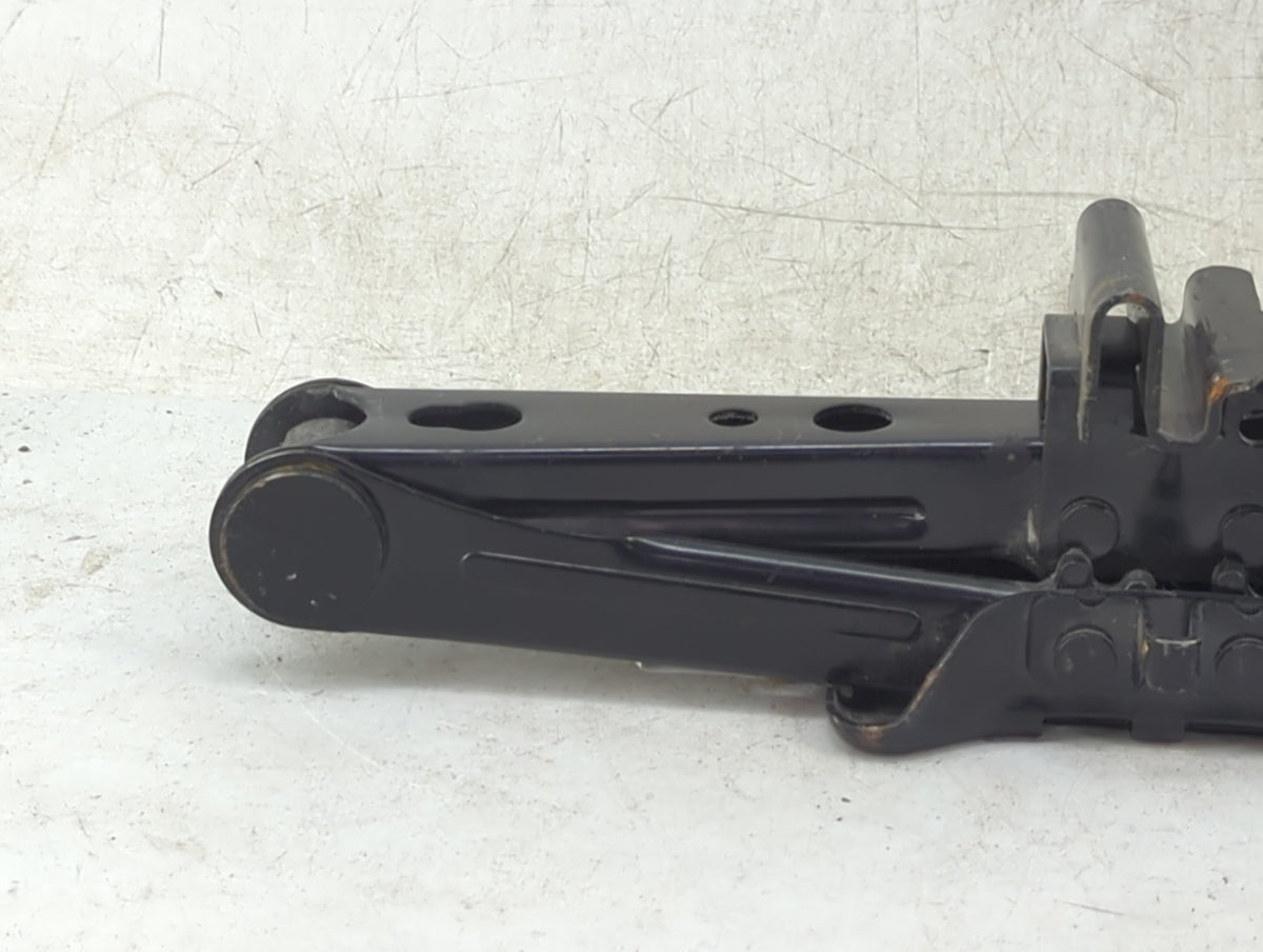 2019 Ford Fusion Spare Scissor Car Jack Black - Oemusedautoparts1.com