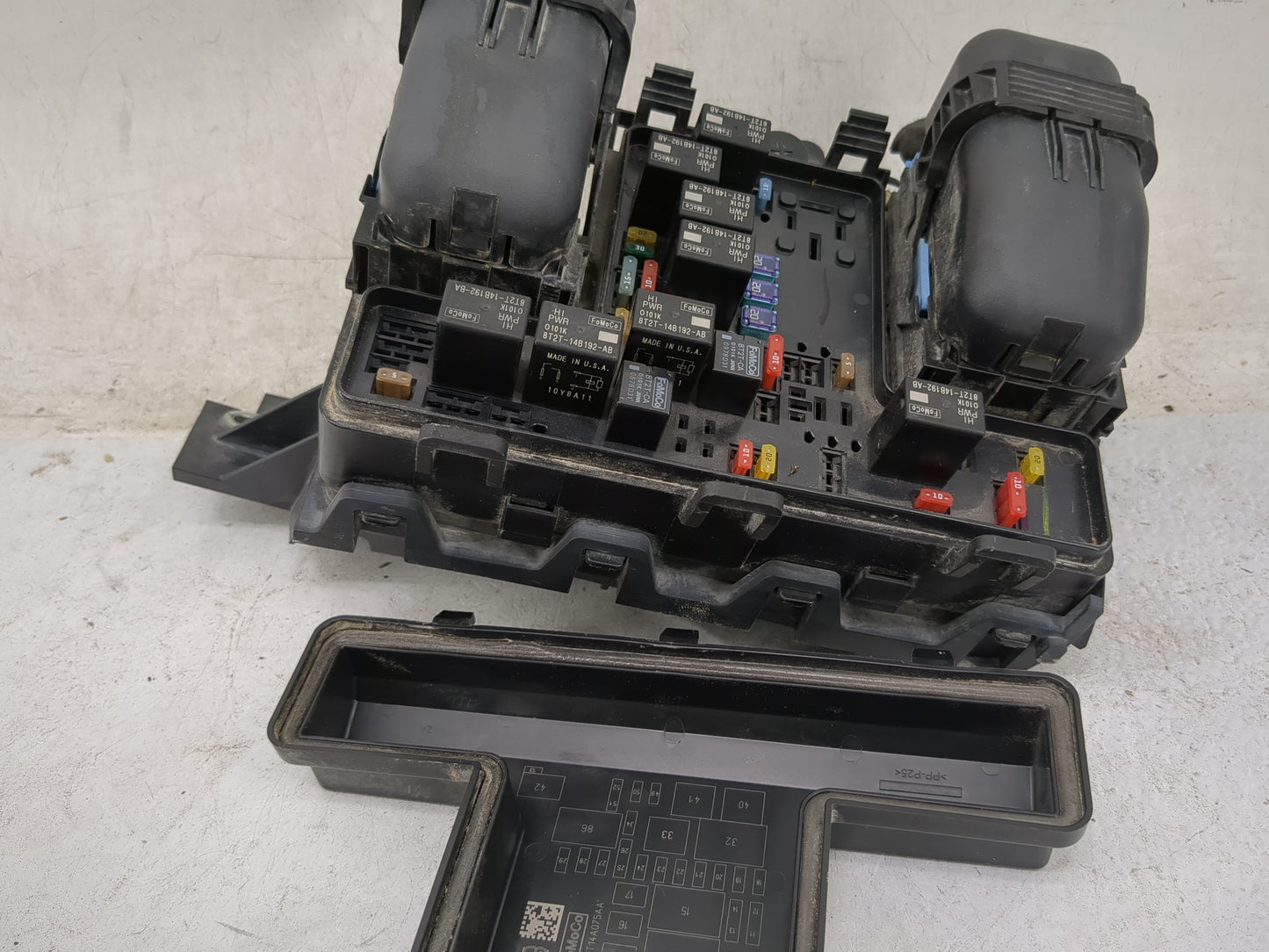 2017-2020 Ford Fusion Fusebox Fuse Box Panel Relay Module P/N:G2GT14A075AA 8T2T-14B192-AB Fits Fits 2017 2018 2019 2020 OEM 