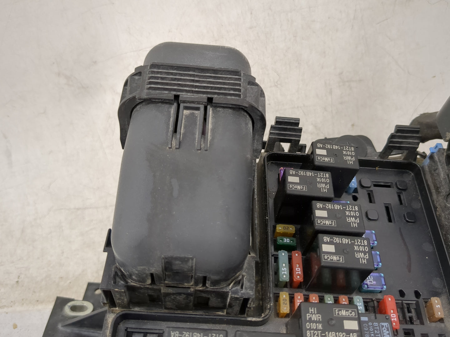 2017-2020 Ford Fusion Fusebox Fuse Box Panel Relay Module P/N:G2GT14A075AA 8T2T-14B192-AB Fits Fits 2017 2018 2019 2020 OEM 