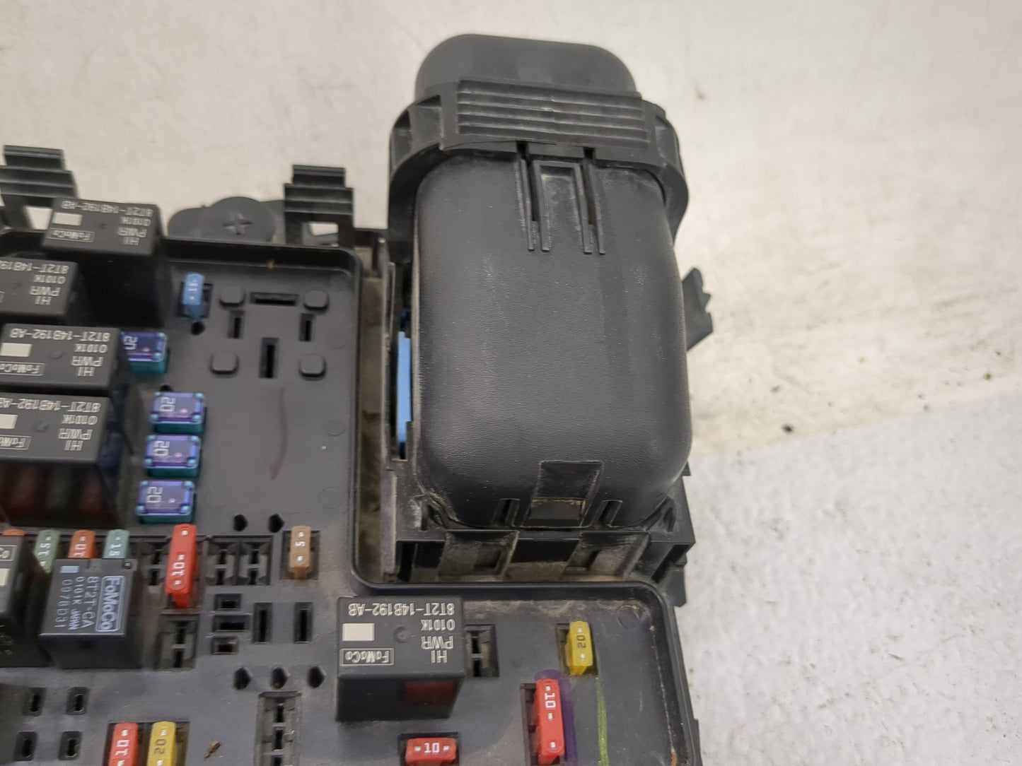 2017-2020 Ford Fusion Fusebox Fuse Box Panel Relay Module P/N:G2GT14A075AA 8T2T-14B192-AB Fits Fits 2017 2018 2019 2020 OEM 