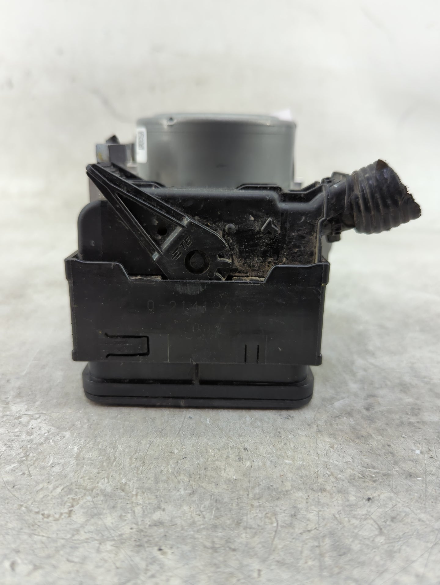 2019-2020 Ford Fusion ABS Pump Control Module Replacement P/N:KG9C-2C219-LC Fits Fits 2019 2020 OEM Used Auto Parts - Oemuse