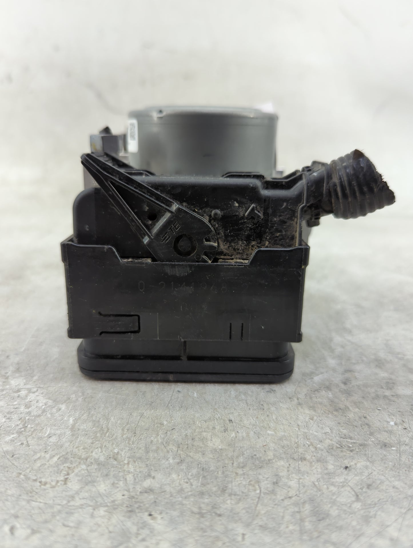 2019-2020 Ford Fusion ABS Pump Control Module Replacement P/N:KG9C-2C219-LC Fits Fits 2019 2020 OEM Used Auto Parts - Oemuse