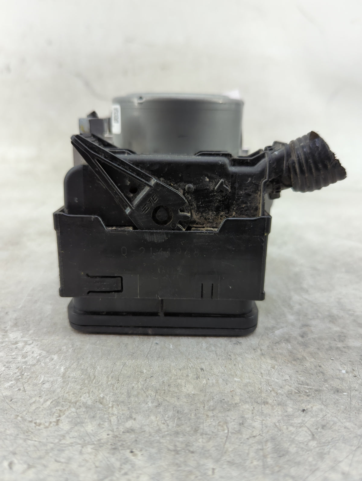 2019-2020 Ford Fusion Anti-Lock Brake ABS Pump Module Actuator OEM P/N:KG9C-2C219-LC Fits Fits 2019 2020 OEM Used Auto Parts