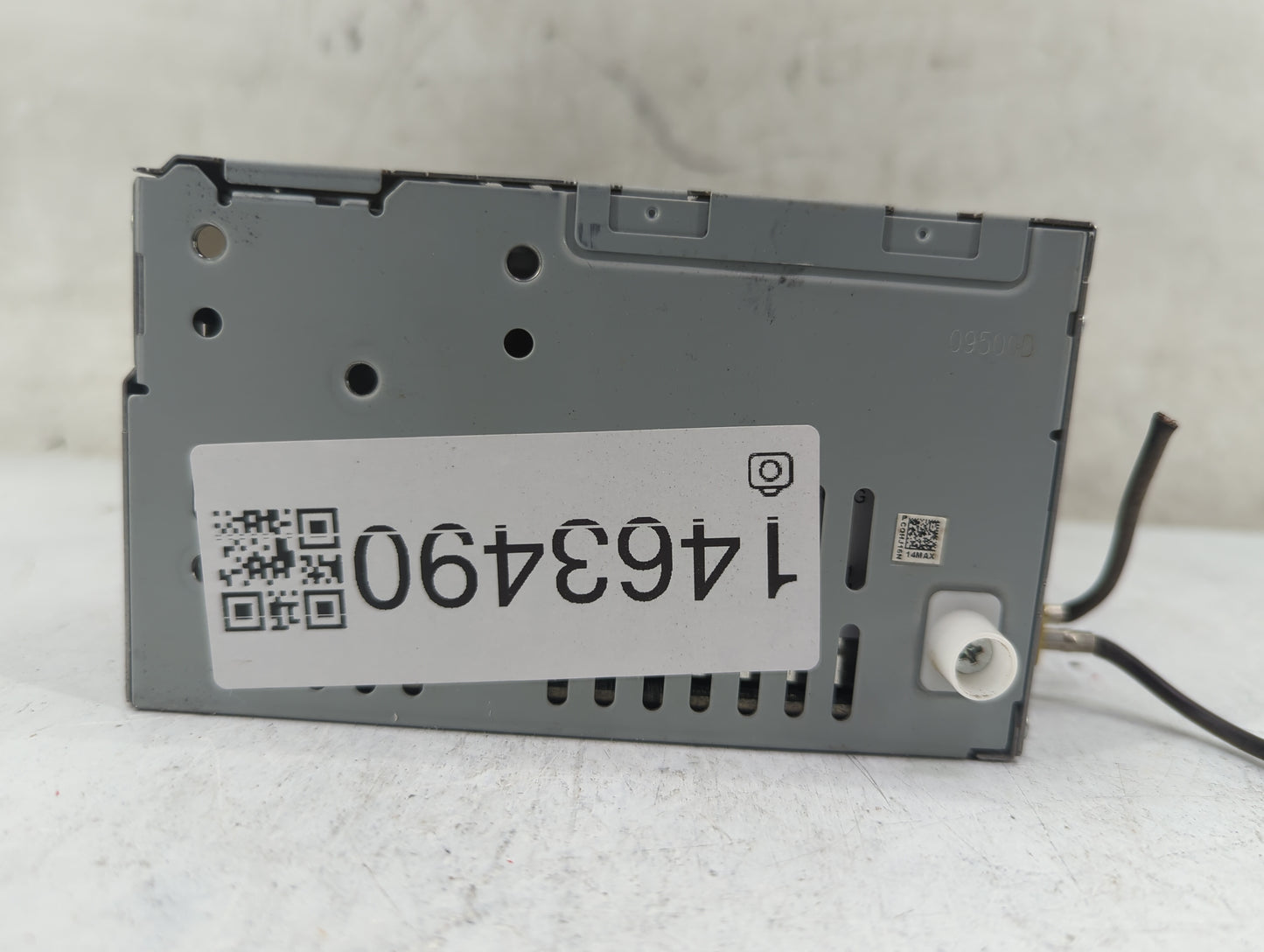 2019-2020 Ford Fusion Radio AM FM Cd Player Receiver Replacement P/N:KS7T-18D818-YB Fits Fits 2019 2020 OEM Used Auto Parts 