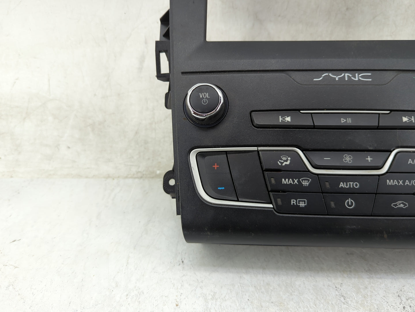 2019-2020 Ford Fusion Radio AM FM Cd Player Receiver Replacement P/N:KS7T-18E245-CGE Fits Fits 2019 2020 OEM Used Auto Parts