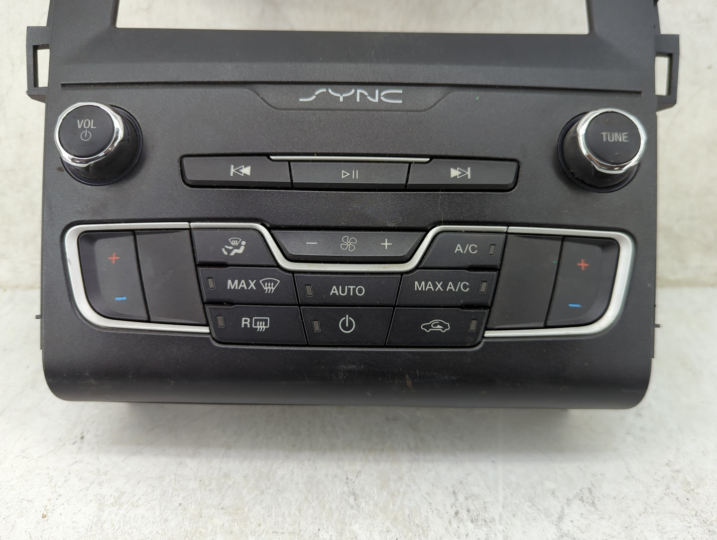 2019-2020 Ford Fusion Radio AM FM Cd Player Receiver Replacement P/N:KS7T-18E245-CGE Fits Fits 2019 2020 OEM Used Auto Parts