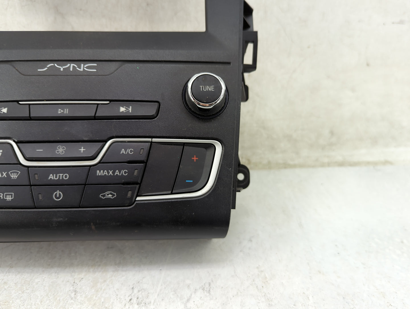 2019-2020 Ford Fusion Radio AM FM Cd Player Receiver Replacement P/N:KS7T-18E245-CGE Fits Fits 2019 2020 OEM Used Auto Parts