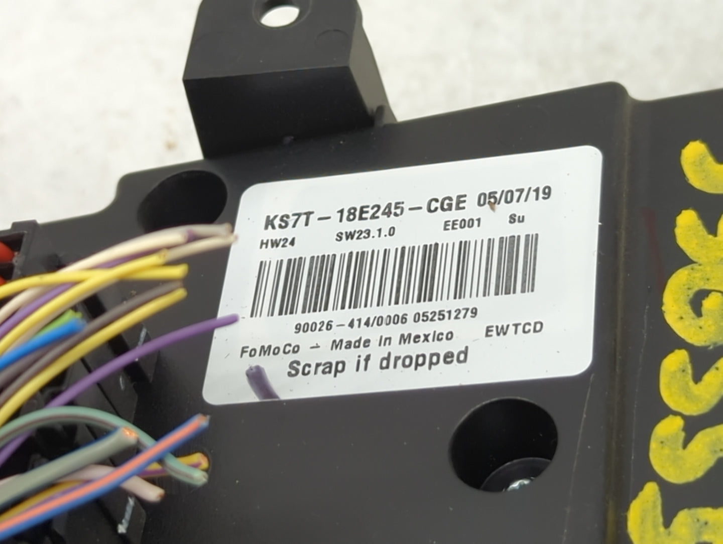 2019-2020 Ford Fusion Radio AM FM Cd Player Receiver Replacement P/N:KS7T-18E245-CGE Fits Fits 2019 2020 OEM Used Auto Parts