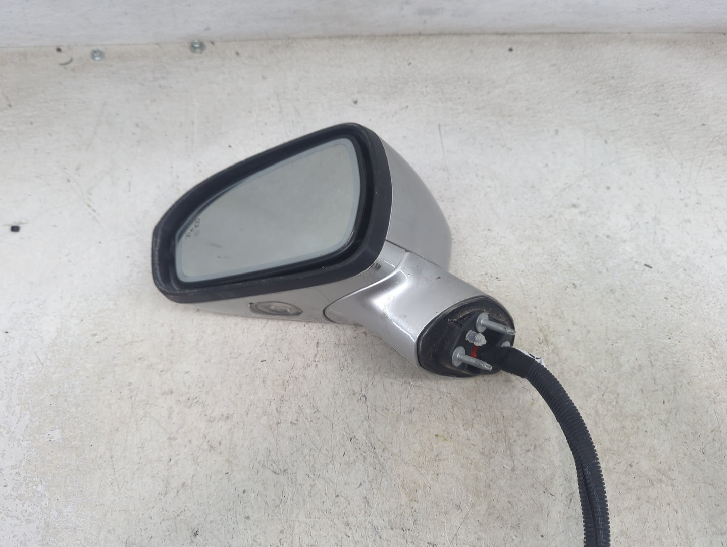 2019-2020 Ford Fusion Driver Side View Mirror - Left Door Mirror OEM Used - Oemusedautoparts1.com