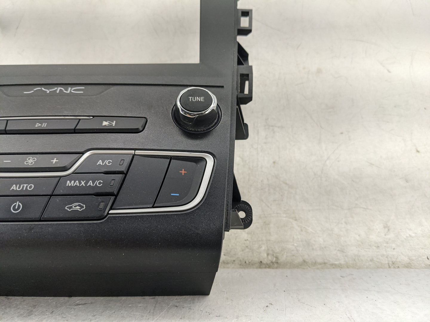 2019-2020 Ford Fusion Radio Control Panel 1468239 - Oemusedautoparts1.com