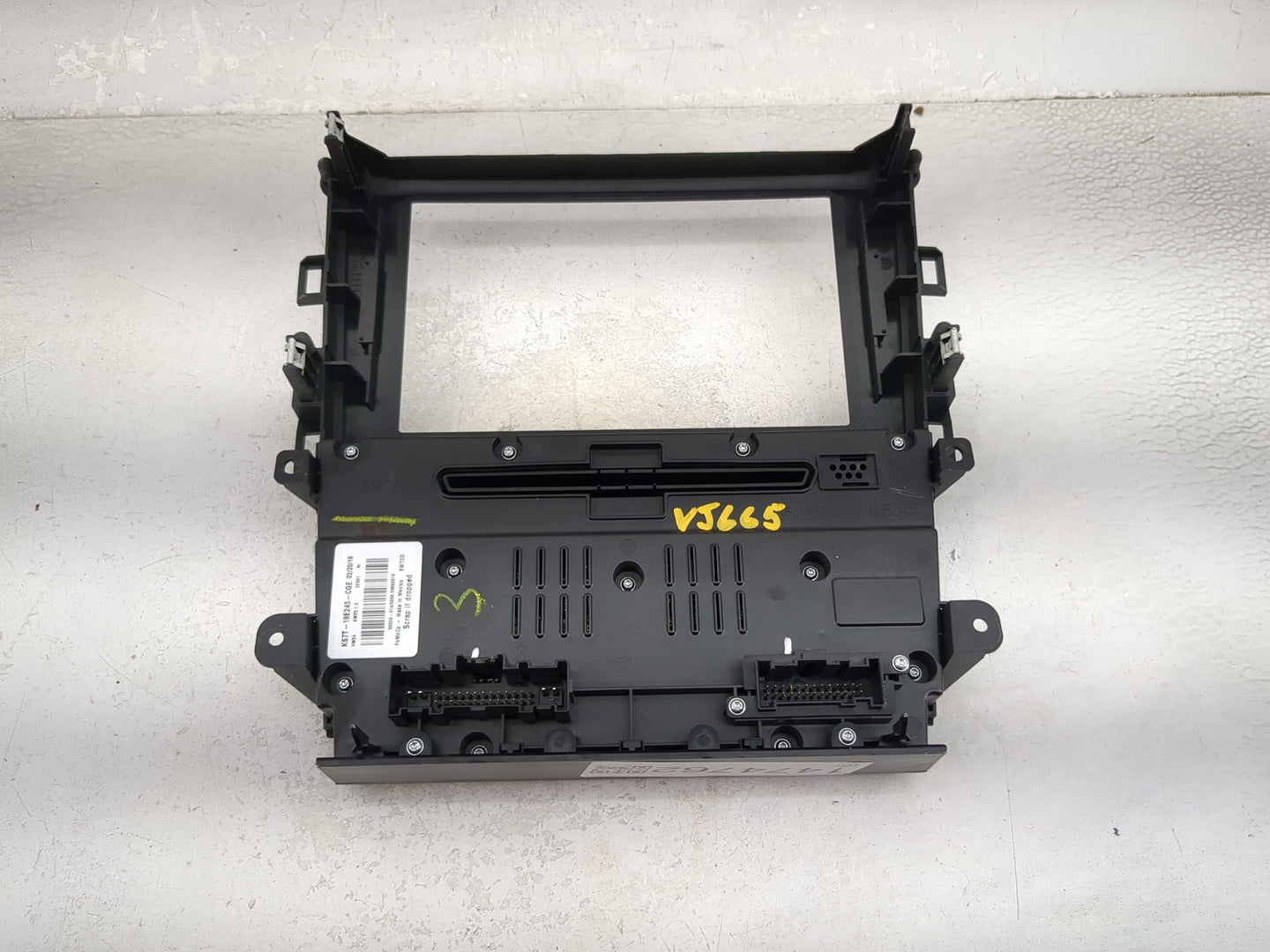 2019-2020 Ford Fusion Radio Control Panel 1474762 - Oemusedautoparts1.com