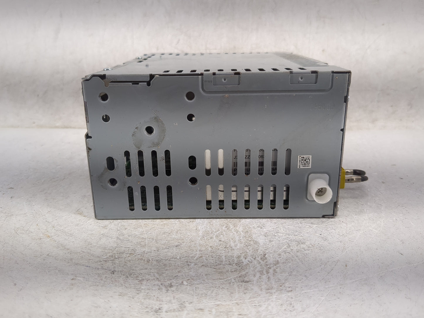 2019-2020 Ford Fusion Radio AM FM Cd Player Receiver Replacement P/N:KS7T-18D818-YB Fits Fits 2019 2020 OEM Used Auto Parts 