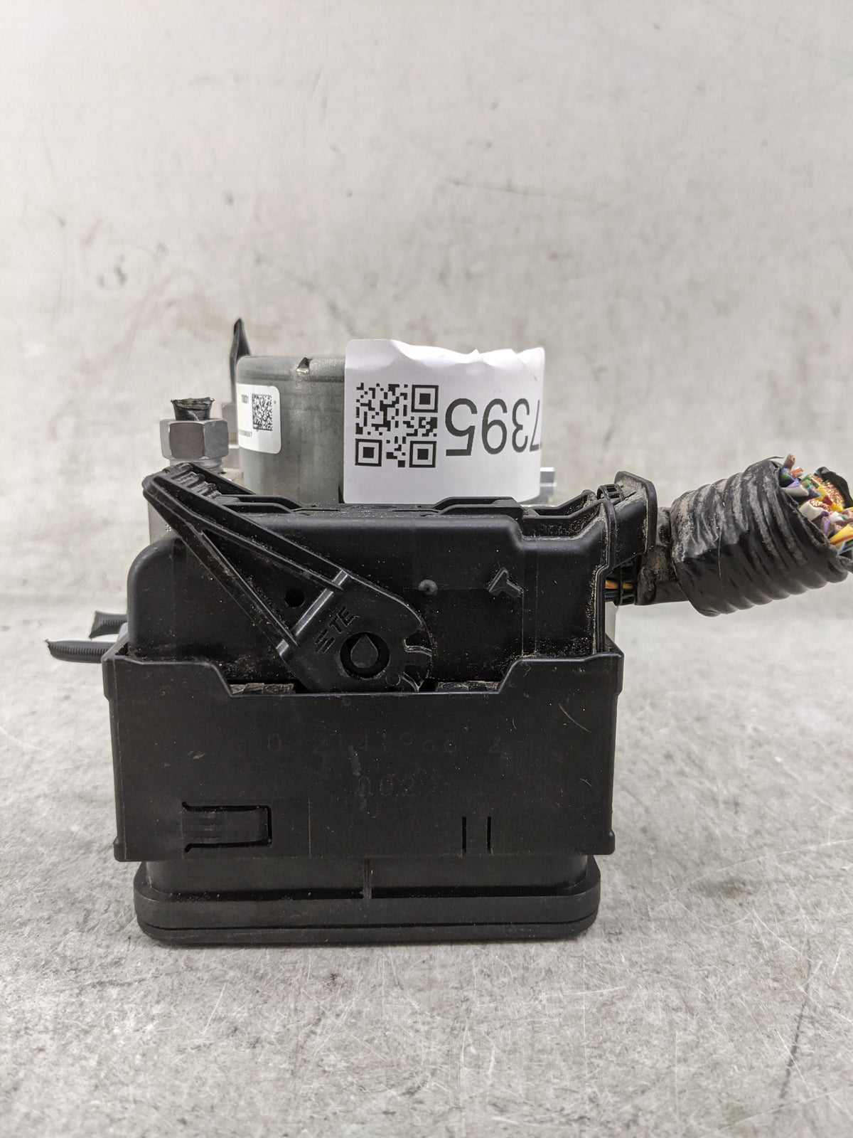 2019-2020 Ford Fusion Anti-Lock Brake ABS Pump Module Actuator OEM P/N:KG9C-2B373-CC Fits Fits 2019 2020 OEM Used Auto Parts