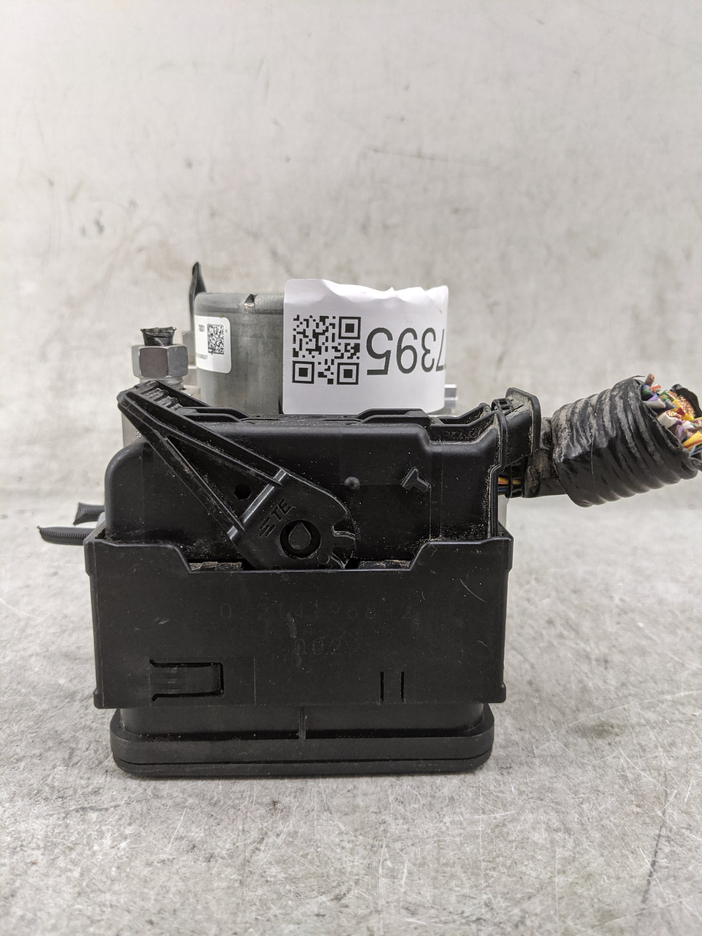 2019-2020 Ford Fusion ABS Pump Control Module Replacement P/N:KG9C-2B373-CC Fits Fits 2019 2020 OEM Used Auto Parts - Oemuse